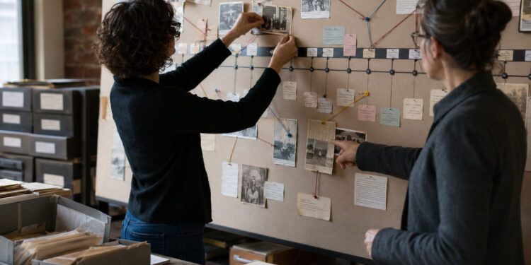 Framing Time: Choosing Threads for Public History Timelines
