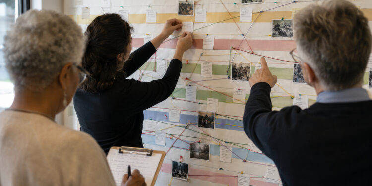 Practical Guide to Structuring Multi-Threaded Community History Timelines