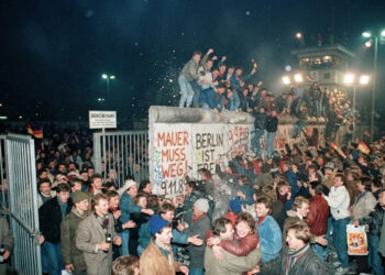 Timeline: The Berlin Wall — Rise, Life, and Collapse